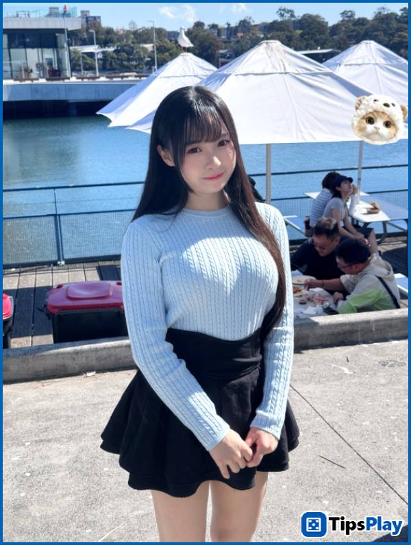 images 1 of Beautiful hot girl speaks out in outrage after her sexy photos are faked by scammers for profit.