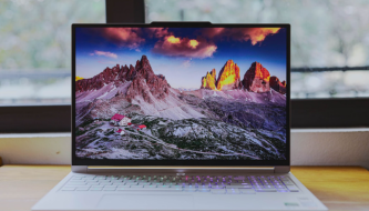 Lenovo Legion 7i Gen 10 - A gaming laptop that is not only powerful but also stunningly beautiful and incredibly smart.