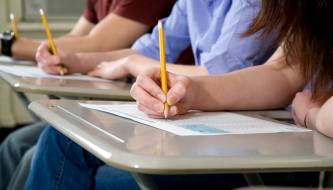 AI-powered glasses for rent are booming in China, becoming a new 'lifesaver' in exam rooms.