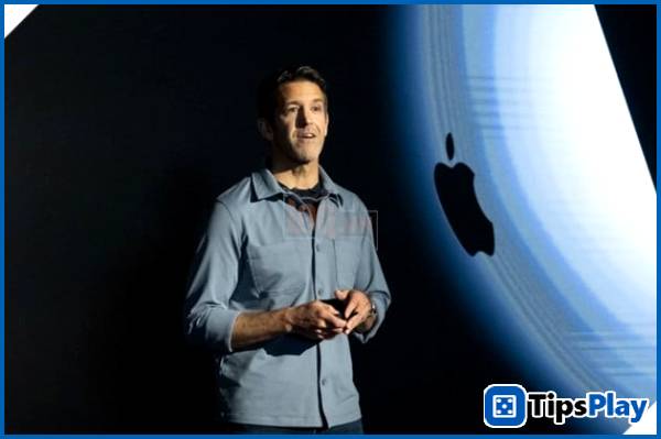 images 2 of Tim Cook steps down as Apple CEO after 14 years, John Ternus officially succeeds him.