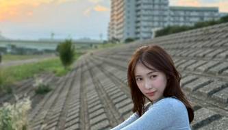 Yet another hot new girl is causing a sensation on social media, her striking beauty leaving a lasting impression.