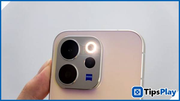 images 6 of Hands-on with the vivo V70 POP MART ZSIGA: The most 'Gen Z-centric' smartphone in its segment.