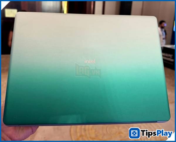images 1 of Intel unveils Wildcat Lake laptop to rival MacBook Neo, focusing on AI performance and power efficiency.