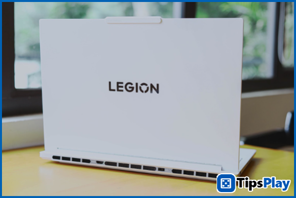 images 1 of Lenovo Legion 7i Gen 10 - A gaming laptop that is not only powerful but also stunningly beautiful and incredibly smart.