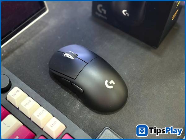 images 5 of Logitech Pro X Superlight 2C – a 'masterpiece' gaming mouse that gamers can't miss this holiday season.