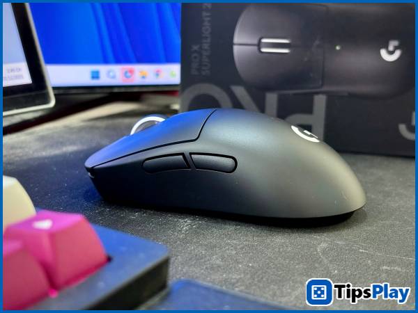 images 6 of Logitech Pro X Superlight 2C – a 'masterpiece' gaming mouse that gamers can't miss this holiday season.
