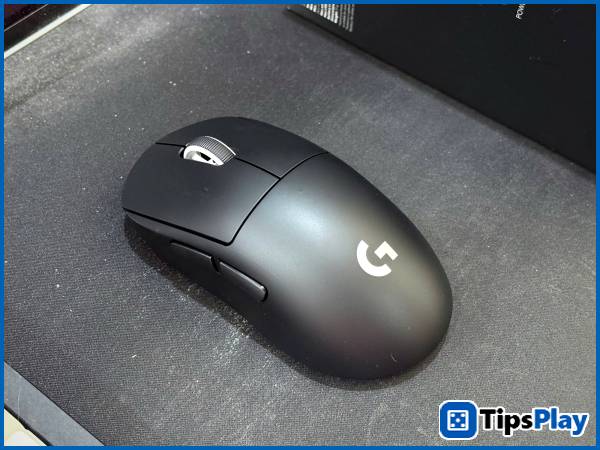 images 7 of Logitech Pro X Superlight 2C – a 'masterpiece' gaming mouse that gamers can't miss this holiday season.