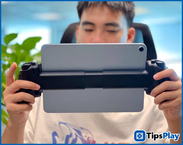 images 3 of Razer Kishi V3 Pro XL – The perfect addition to Razer's best line of gamepads.