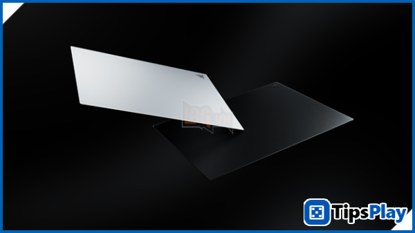 images 1 of Razer Launches Atlas Pro, World's Thinnest Glass Gaming Mousepad.