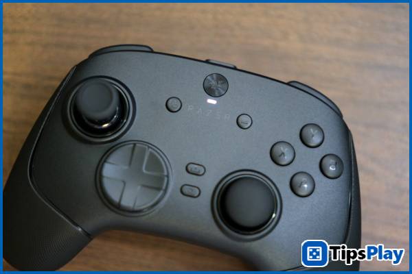 images 2 of Razer Wolverine V3 Pro 8K PC – Gaming Gear Review