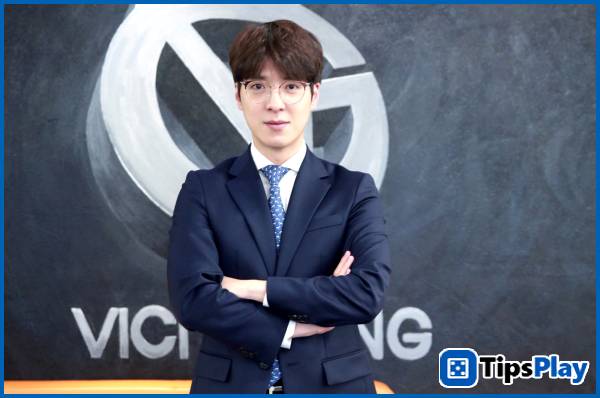 images 2 of T1 confirms coaching staff changes ahead of LCK 2026.