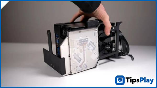 images 2 of Transforming Xbox Series X into a 'high-end' gaming PC: Installing an RTX 5060 into the console's case.