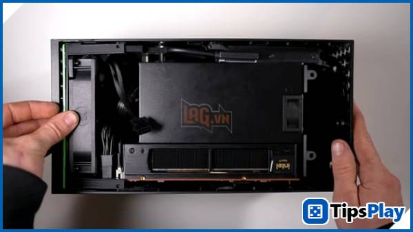 images 3 of Transforming Xbox Series X into a 'high-end' gaming PC: Installing an RTX 5060 into the console's case.